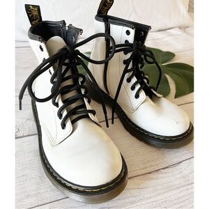 Dr Martens white girls boots sz 3